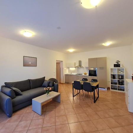 Apartments Terranova ロヴィニ エクステリア 写真