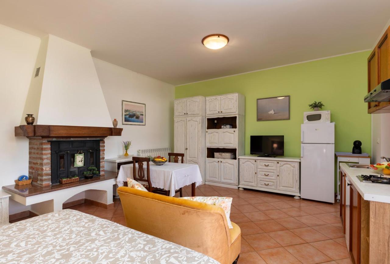 Apartments Terranova ロヴィニ エクステリア 写真