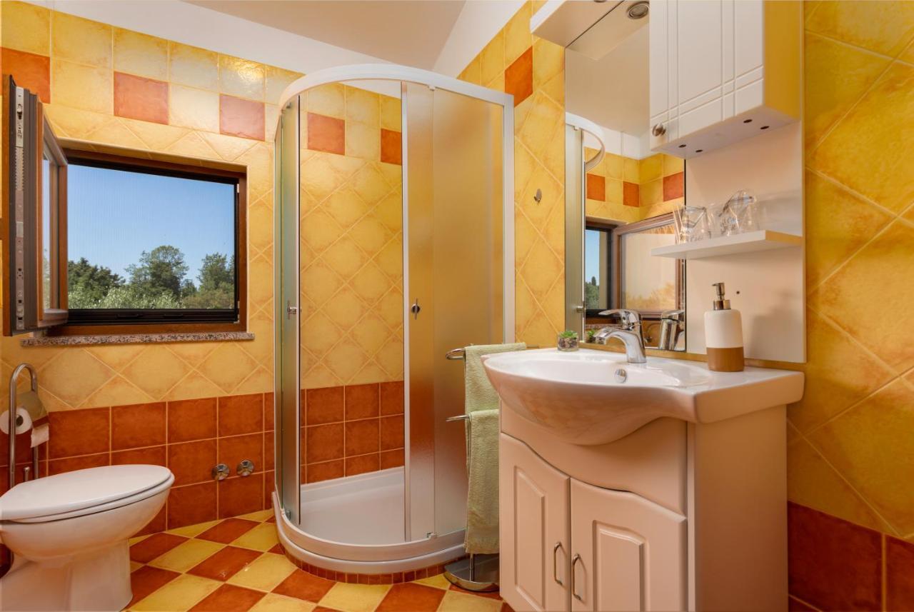 Apartments Terranova ロヴィニ エクステリア 写真