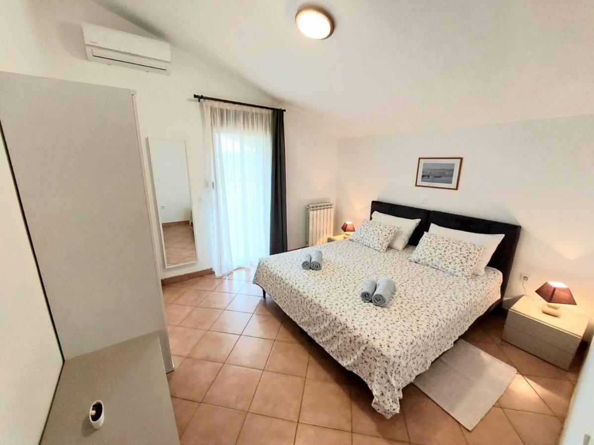 Apartments Terranova ロヴィニ エクステリア 写真