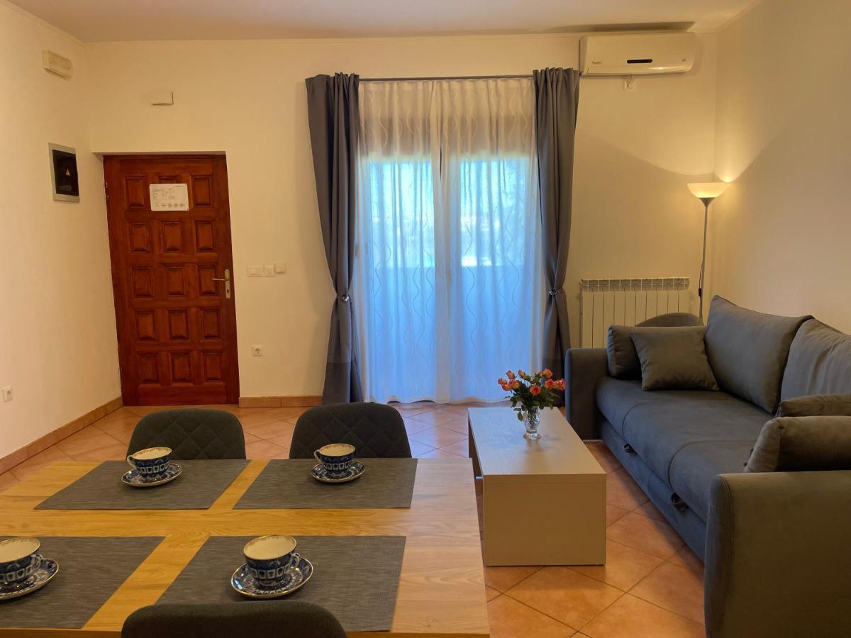Apartments Terranova ロヴィニ エクステリア 写真