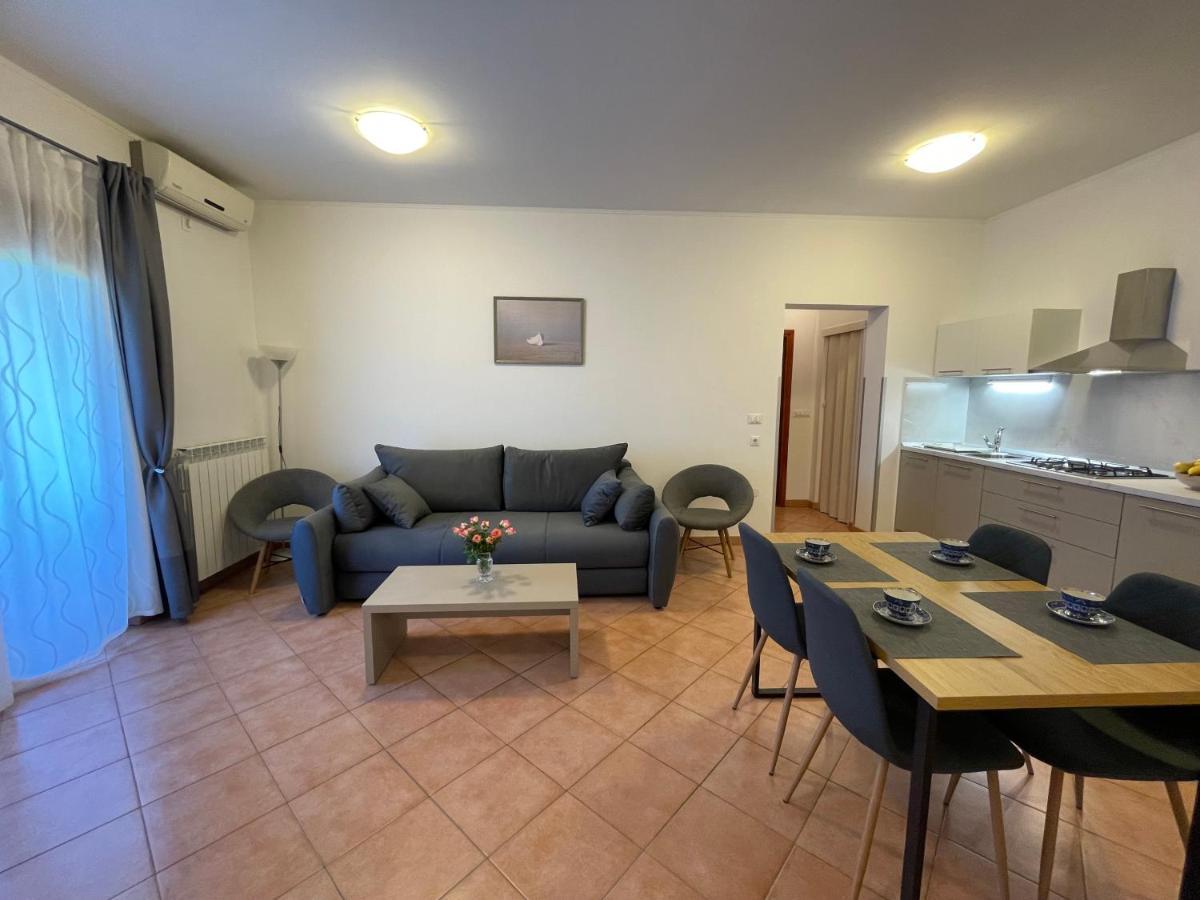 Apartments Terranova ロヴィニ エクステリア 写真