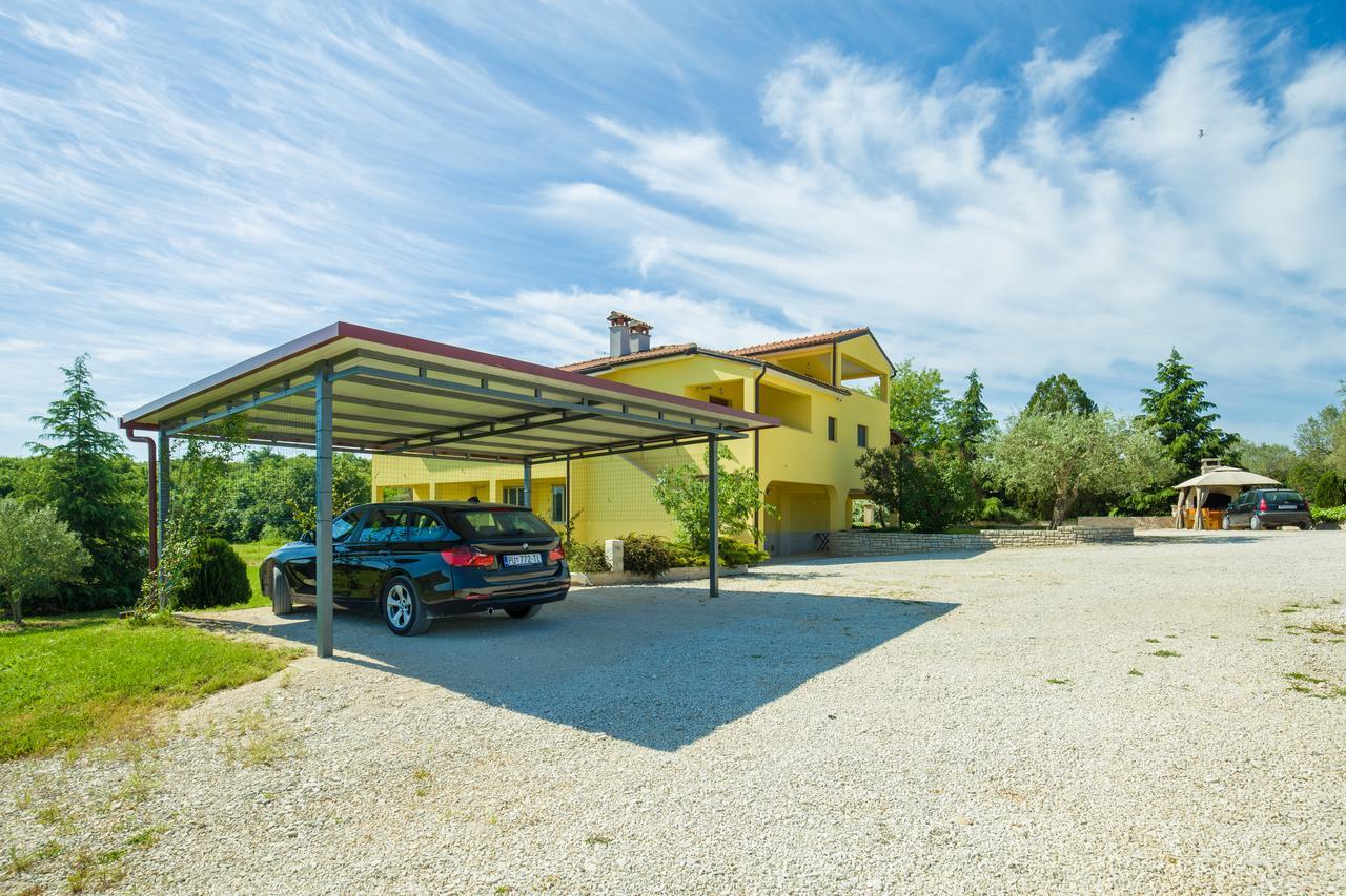 Apartments Terranova ロヴィニ エクステリア 写真