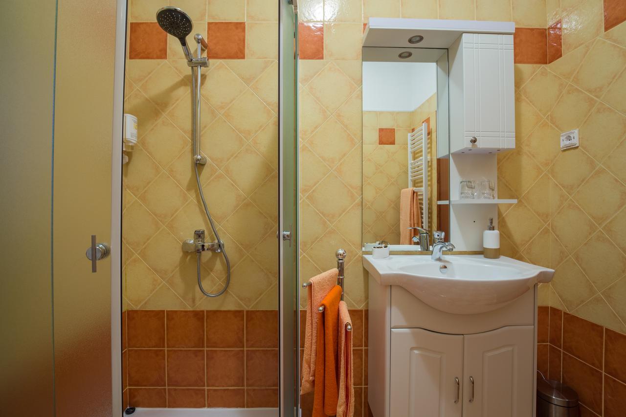 Apartments Terranova ロヴィニ エクステリア 写真