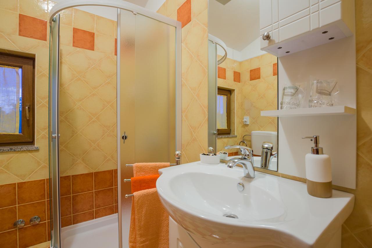 Apartments Terranova ロヴィニ エクステリア 写真